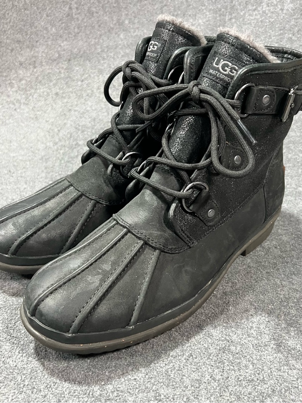 UGG Women’s Cecile Black Leather Waterproof Wool Lined Duck Boots Size 9